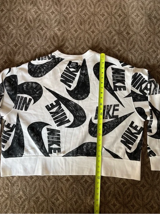 Unique brand new Nike White Sweatshirt with Black Graphic Logo - Picture 8 of 8